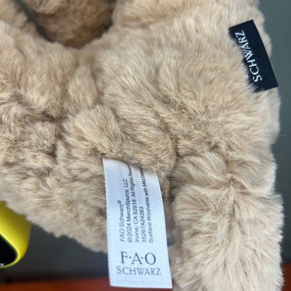 FAO Schwarz Plush Dog  with Purple Heart bag - Picture 5 of 14